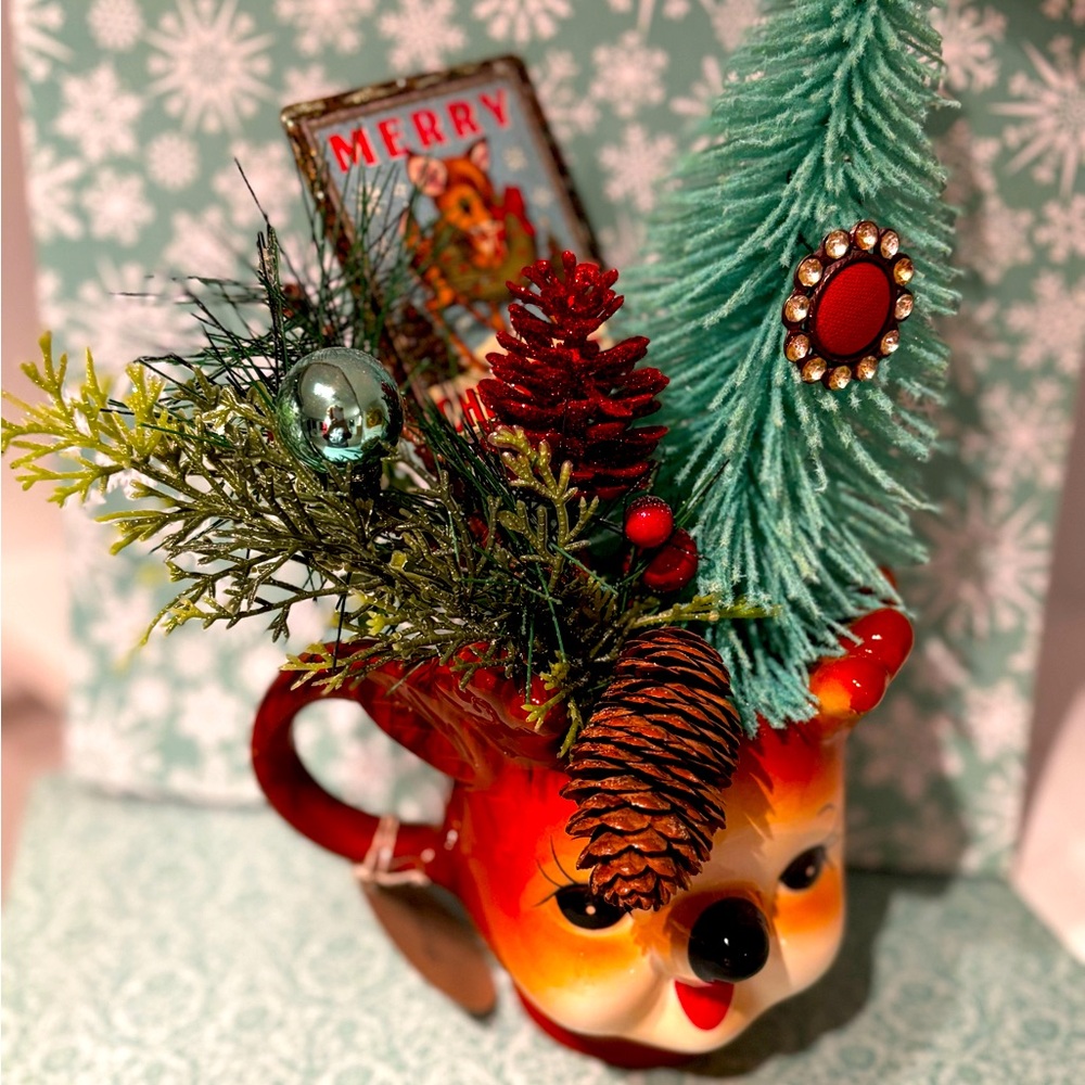 Christmas floral arrangement original.